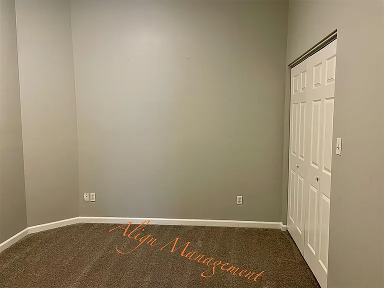 2722 Chippewa St #B — Photo 8