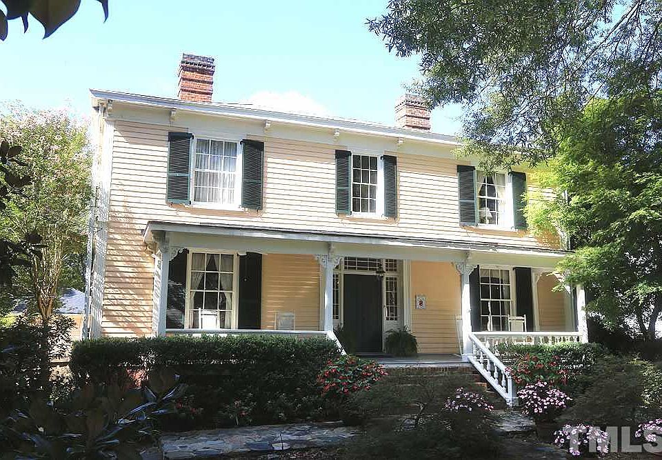 1st image of 419 College St