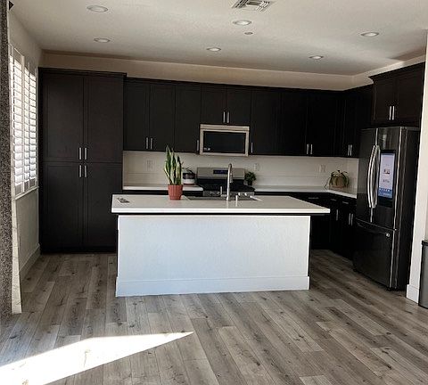 Kitchen with island
