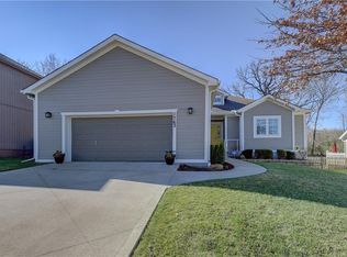 1763 N Sunset St, Olathe, KS 66061