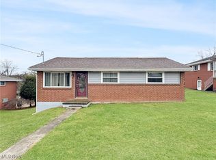 496 Shady Ln, Follansbee, WV 26037