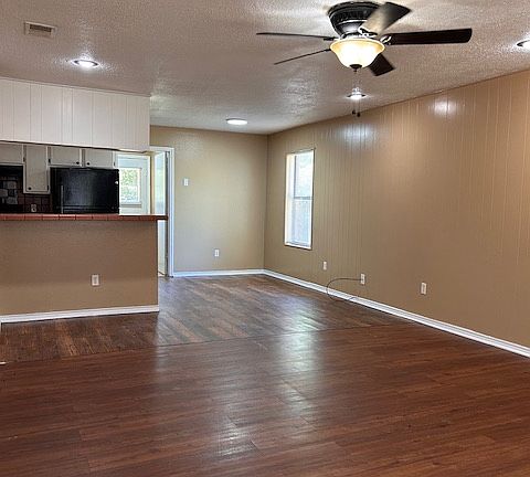 4th image of 13537 Sheldon Ln