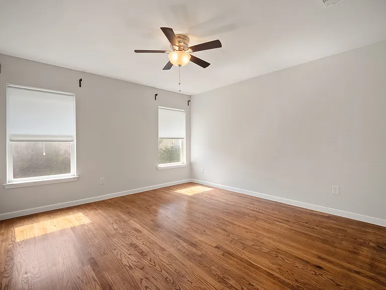Second bedroom.