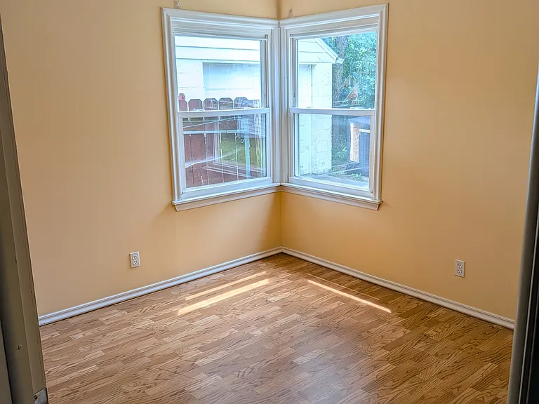 1436 Curtis Ave — Photo 10