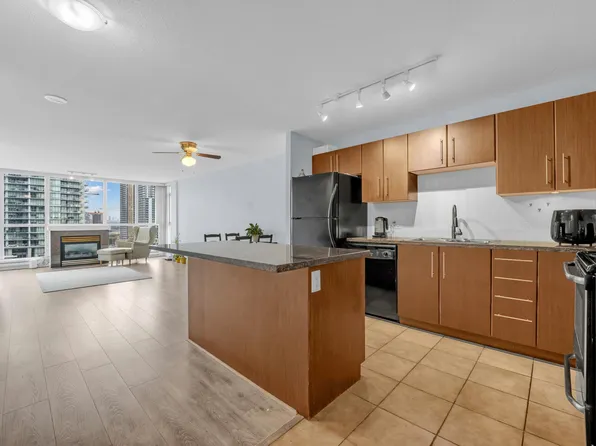 2138 Madison Ave #1607, Burnaby, BC V5C 6T6