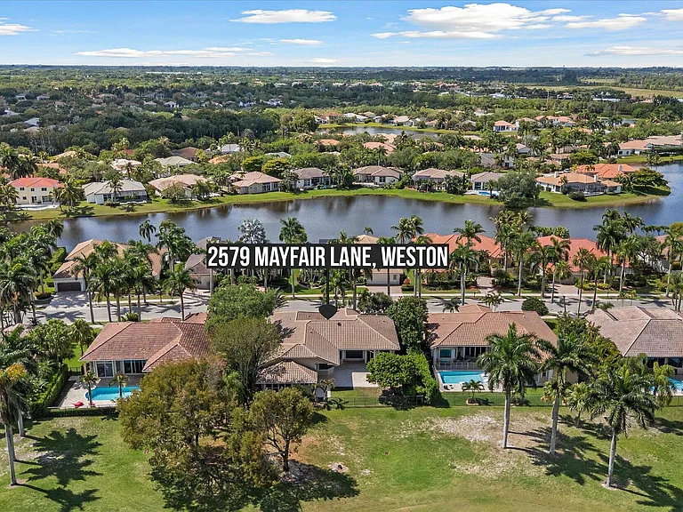 2579 Mayfair Ln — Photo 37