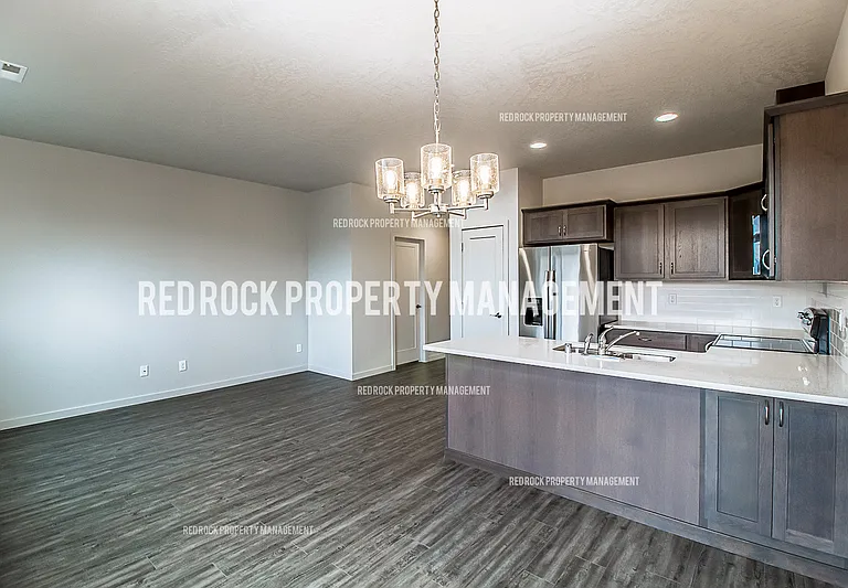 201 S Woodlawn Ln — Photo 15