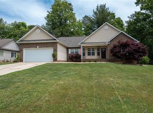 2808 25th St NE, Hickory, NC 28601