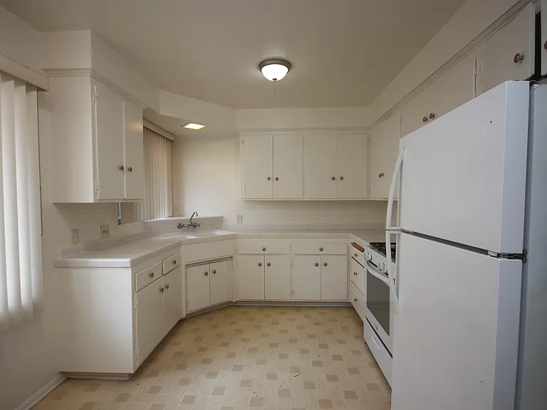 207 S 3rd Ave #3 — Photo 6