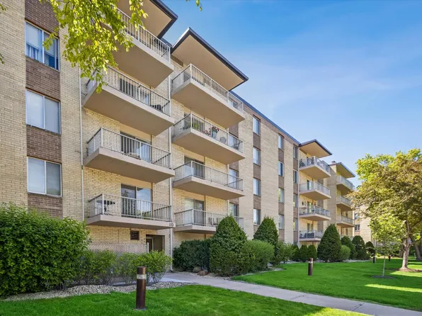 110 W Butterfield Rd APT 510S, Elmhurst, IL 60126