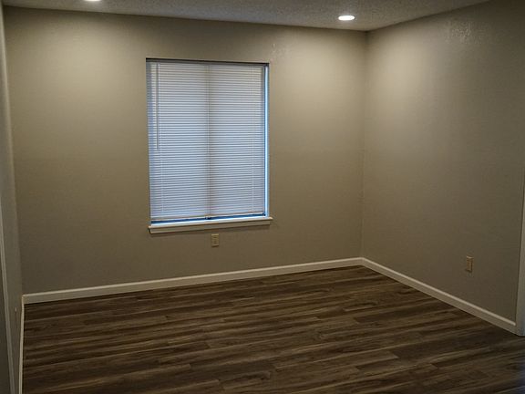 5th image of 236 E 23rd St APT B