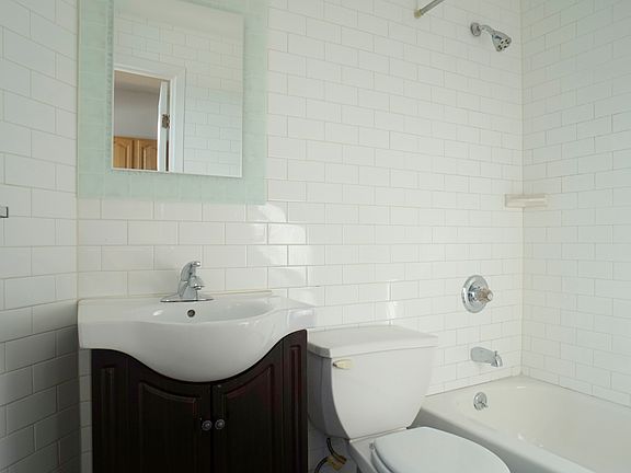 5th image of 76 N 7th St #4BIGG