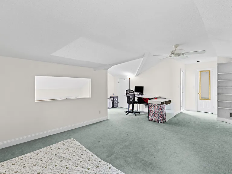 130 Sayre Dr — Photo 23