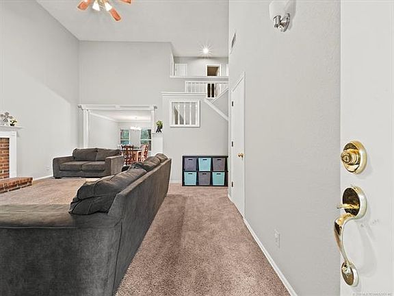 5th image of 516 Stonehaven Dr