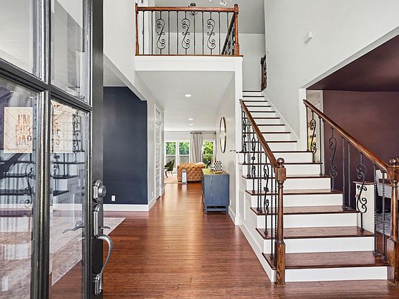 4th image of 3022 Saint Johns Dr