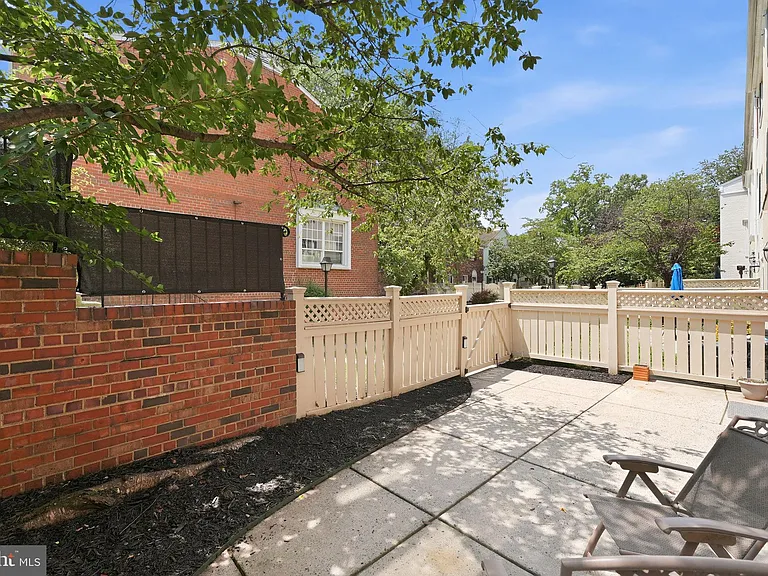 1329 N Van Dorn St — Photo 23