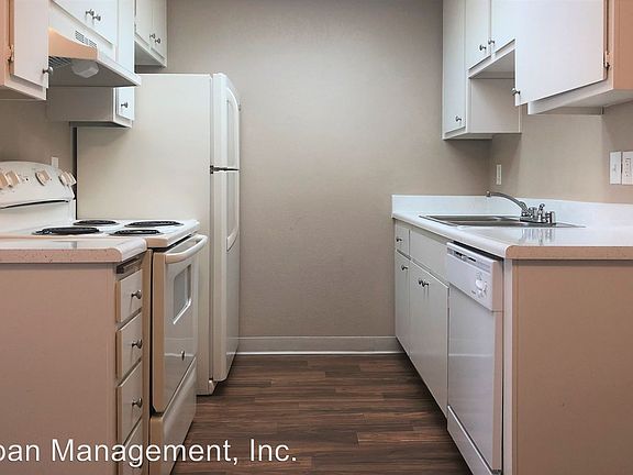 5th image of 2975 Euclid Ave #14