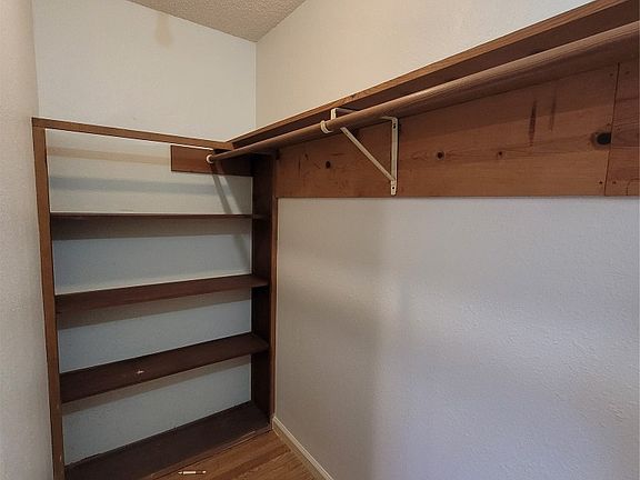 3rd image of 306 E Anderson Ave #306