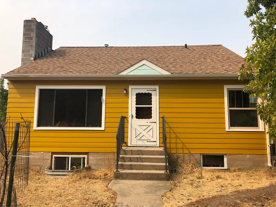 1525 Van Buren St