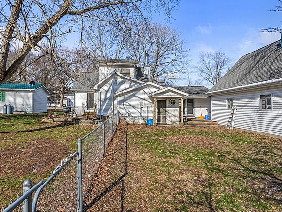 5th image of 16 N Locust St