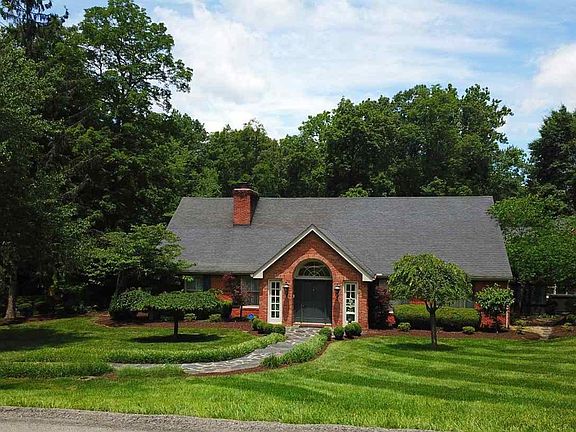 2nd image of 99 Stoneybrook Dr