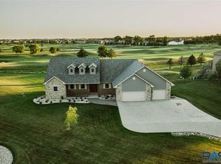 47199 S Clubhouse Rd, Sioux Falls, SD 57108