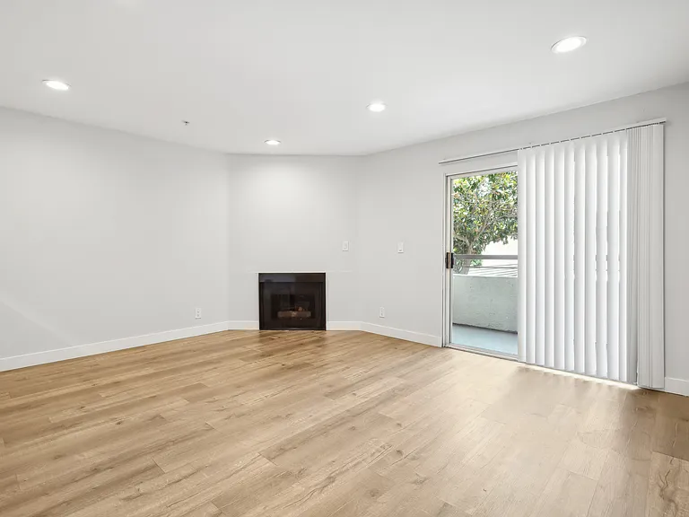 5662 La Mirada Ave. — Photo 9