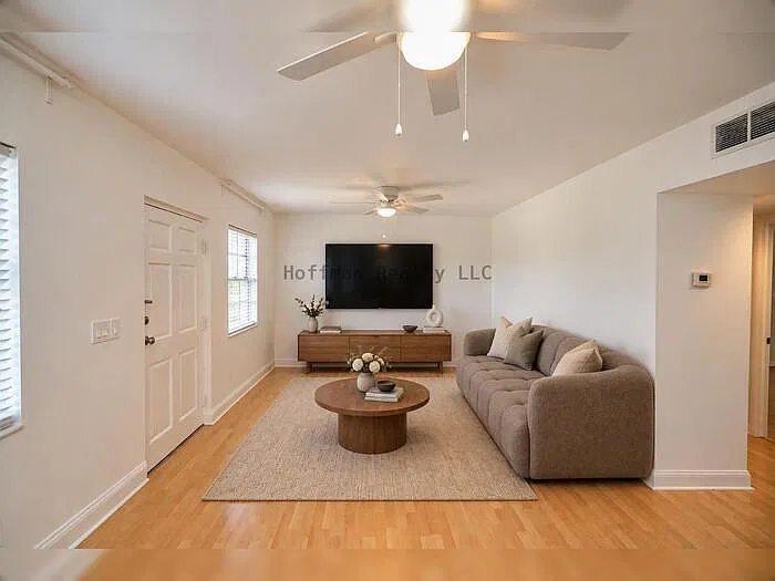 1 bed, 1.0 bath, 600 sqft, $1,295 — Photo 2