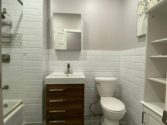4th image of 2029 84th St #1F