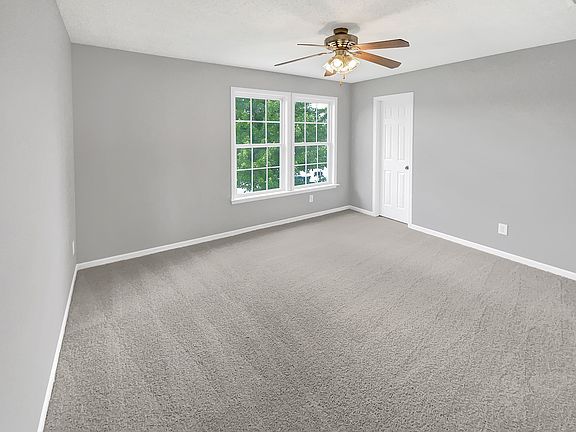 5th image of 455 Bourneside Dr