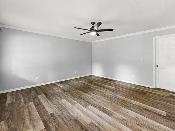 4th image of 215 Bendingwood Cir
