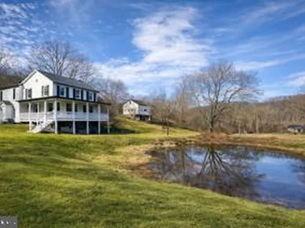 2450 Fissels Church Rd, Glen Rock, PA 17327