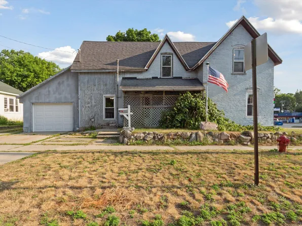 627 S Chestnut St, Reed City, MI 49677