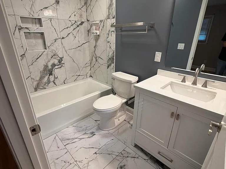 2510 Catherine St — Photo 14