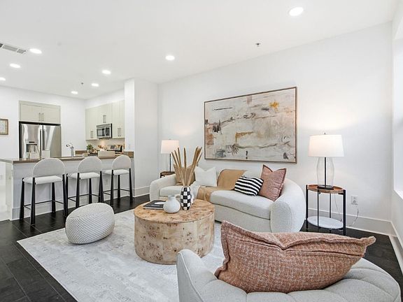 2nd image of 820 Altaire Walk