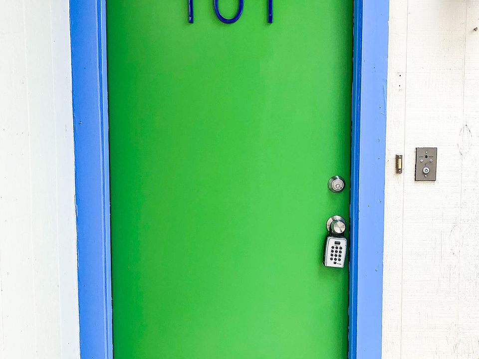 1st image of 202 Arcadia Pl APT 101