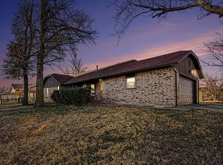 1056 Mabel C Fry Blvd, Yukon, OK 73099