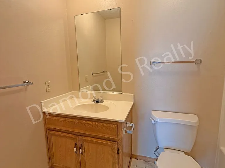 1446 / 1448 W Rainey Duplex — Photo 8
