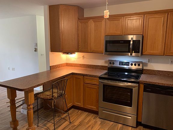 3rd image of 83 E Dorchester Dr #1005