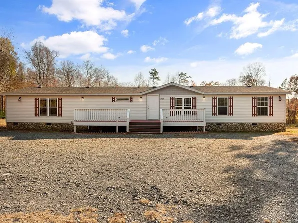 6757 Union Grove Church Rd, Seagrove, NC 27341
