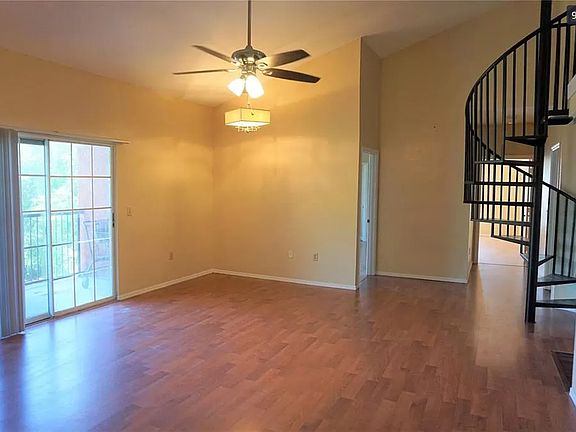 2nd image of 132 Vista Verdi Cir Unit 300