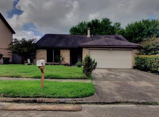 4931 Meadowood Cir, Baytown, TX 77521