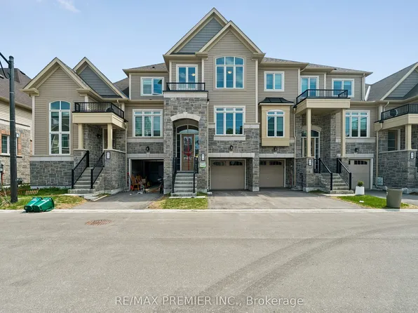 94 Lyall Stokes Cir, East Gwillimbury, ON L0G 1M0