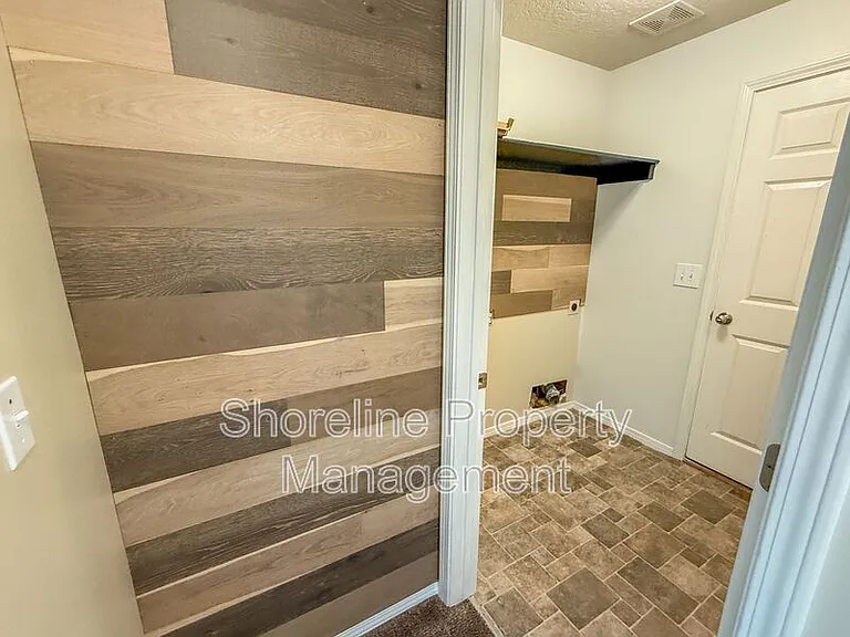 3420 N Oakstone Ave — Photo 34