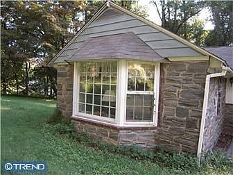 2nd image of 1631 Meadow Ln