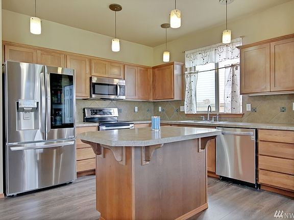 3rd image of 11509 188th St E