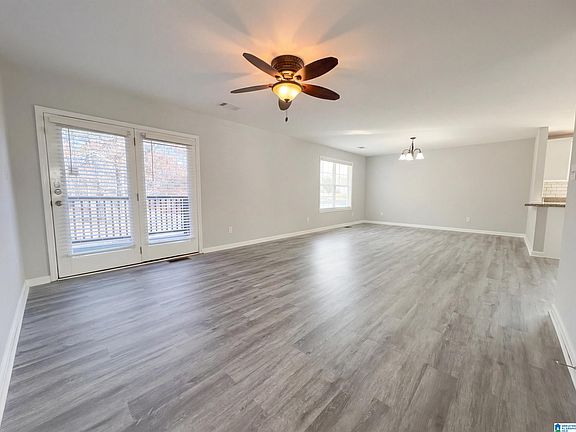 3rd image of 2604 Sunrise Dr