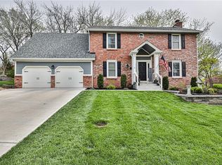 1412 NW Fox Ridge Dr, Blue Springs, MO 64015