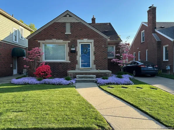 15289 Cleveland Ave, Allen Park, MI 48101