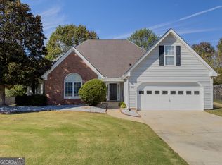 593 Red Tip Ln, Loganville, GA 30052